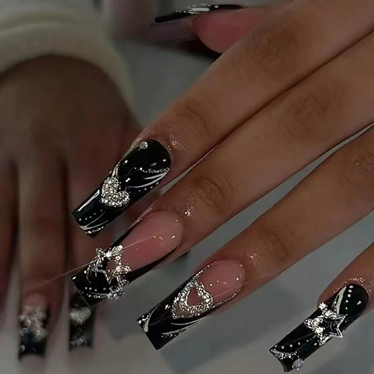 Press-On Nails Holiday Designs Buffing Strips & Gel Polish