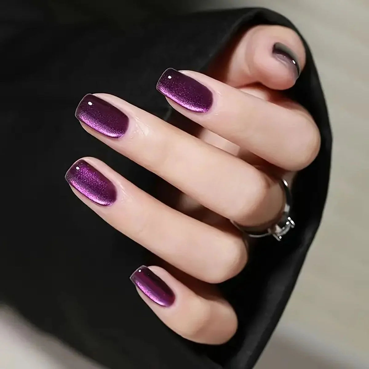 Press-On Nails Holiday Designs Gel Polish & Buffing Strips