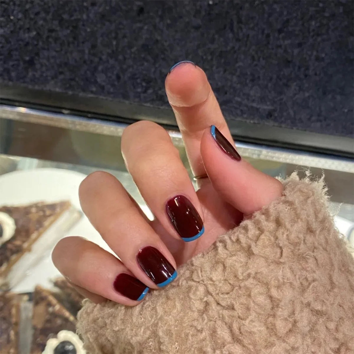 Press-On Nails Leaf Design Easy-Apply & Reusable
