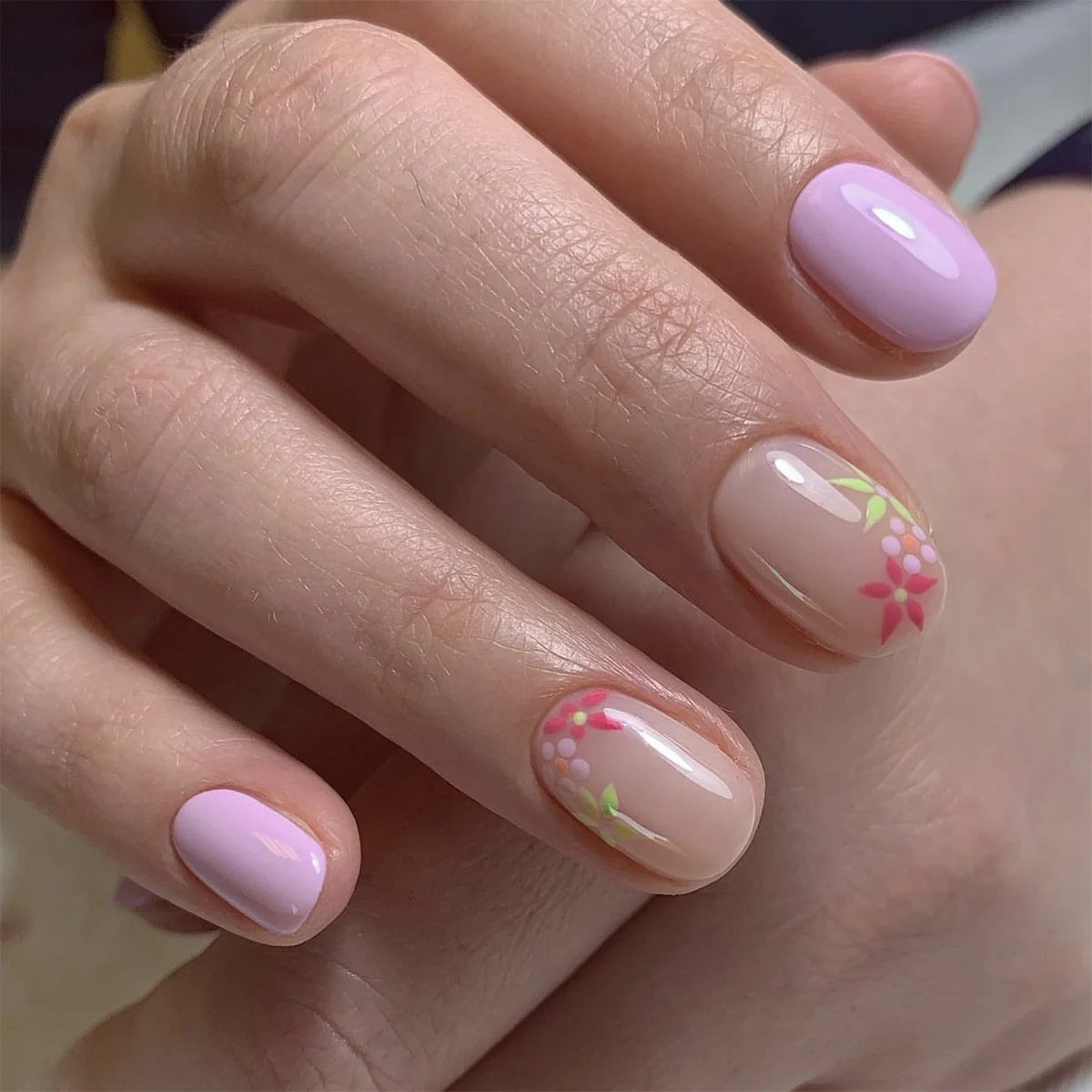 Press-On Nails Leaf Design Easy-Apply & Reusable