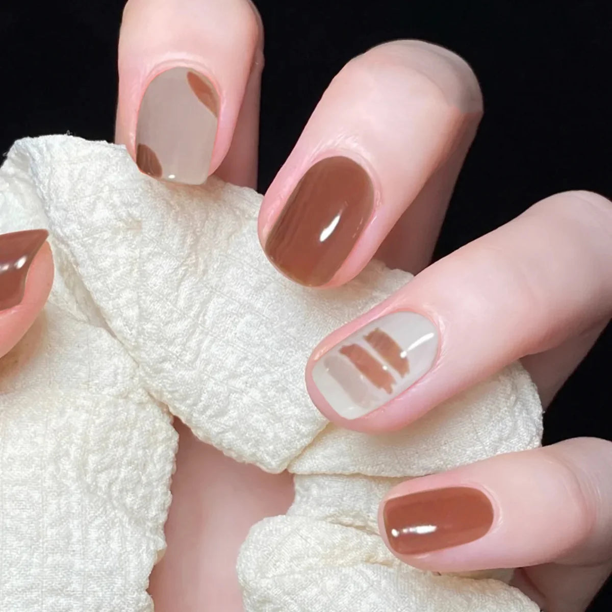 Press-On Nails Leaf Design Easy-Apply & Reusable