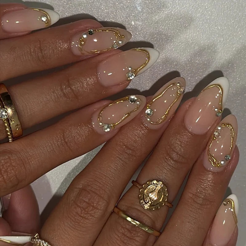 Press-On Nails Long-Lasting Gold Accents & Gemstones