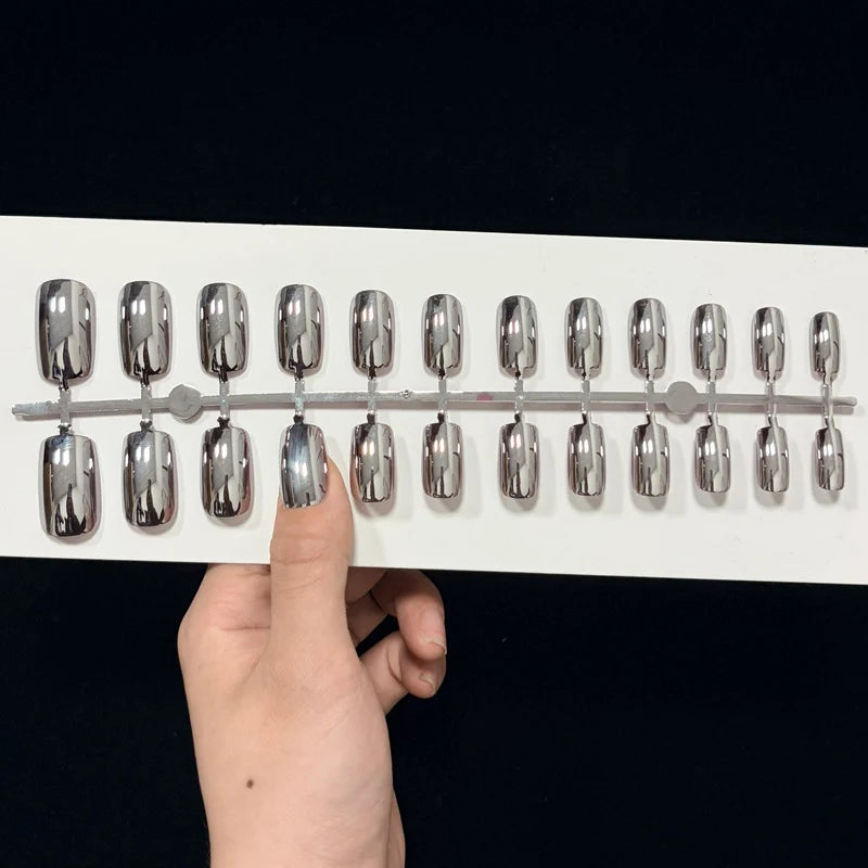 Press-On Nails Metallic Finish Peel-And-Stick Long-Lasting