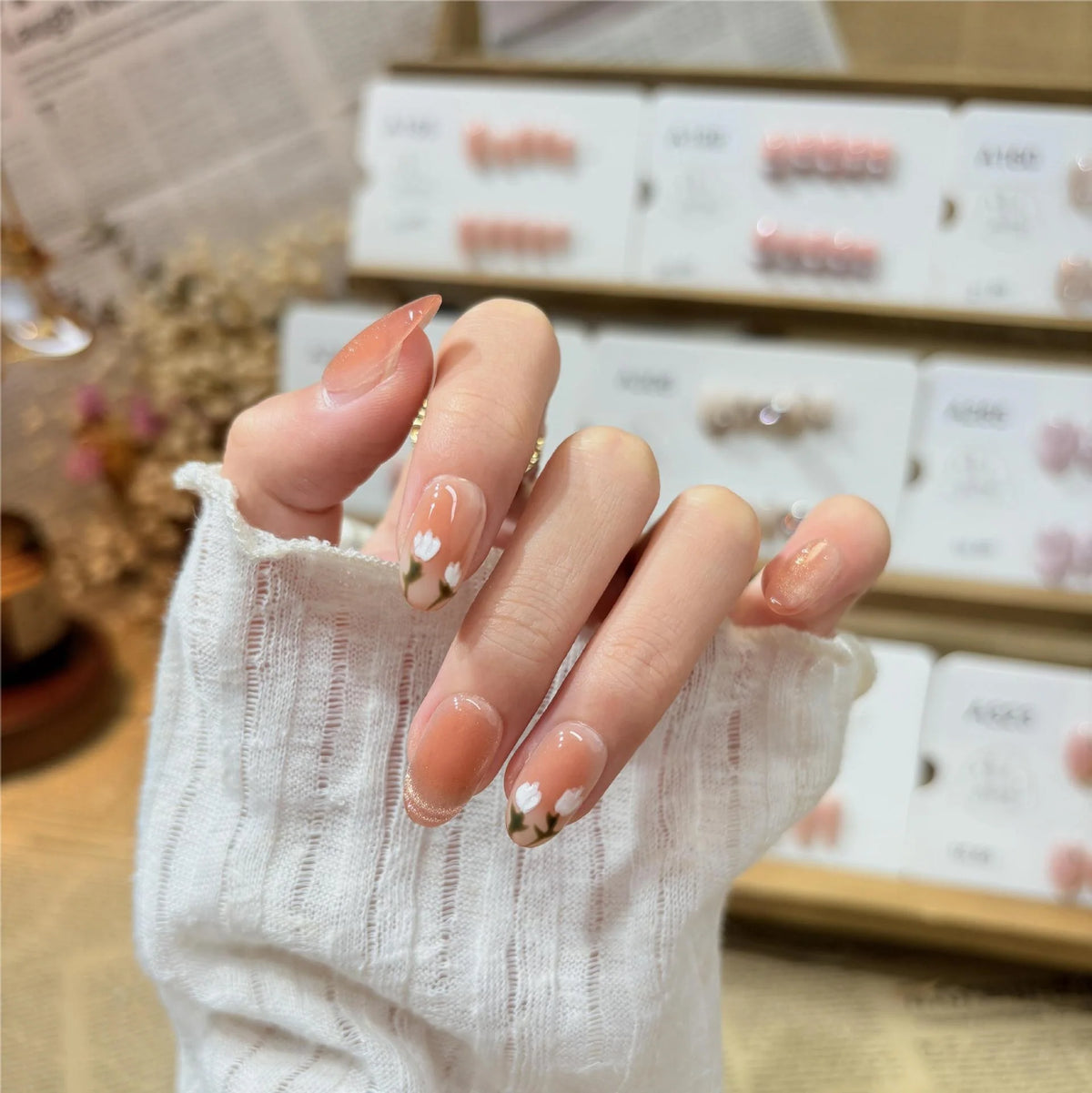 Press-On Nails Peel-And-Stick Floral Design Oval