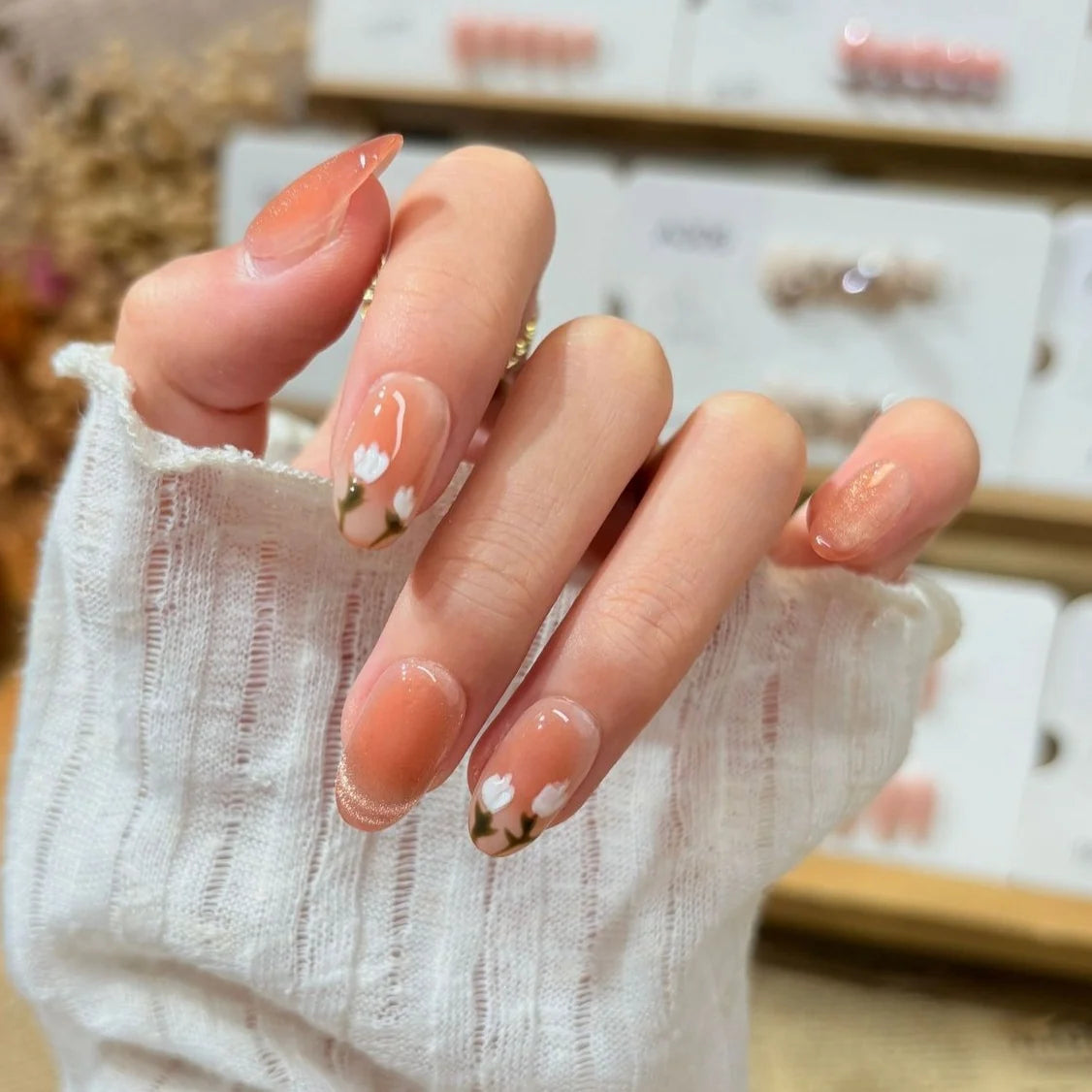 Press-On Nails Peel-And-Stick Floral Design Oval