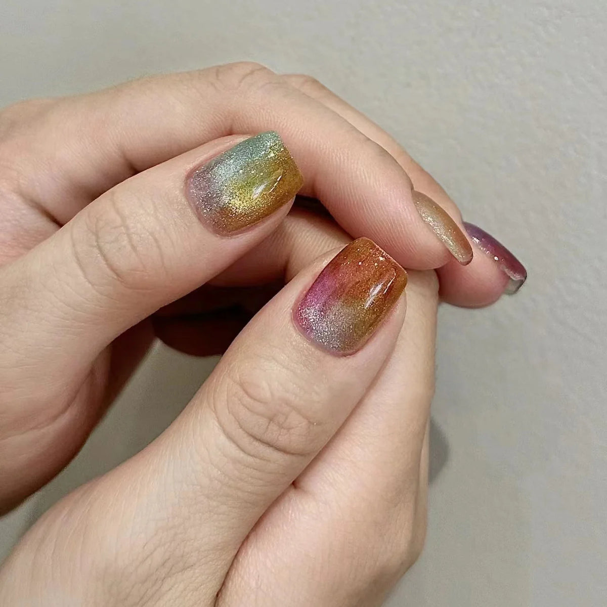 Press-On Nails Peel & Press Gradient Shimmer Long-Lasting