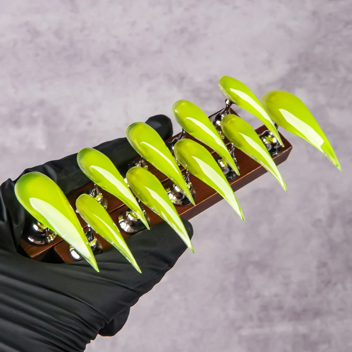 Press-On Nails Pointed Stiletto Easy Apply & Glossy Finish