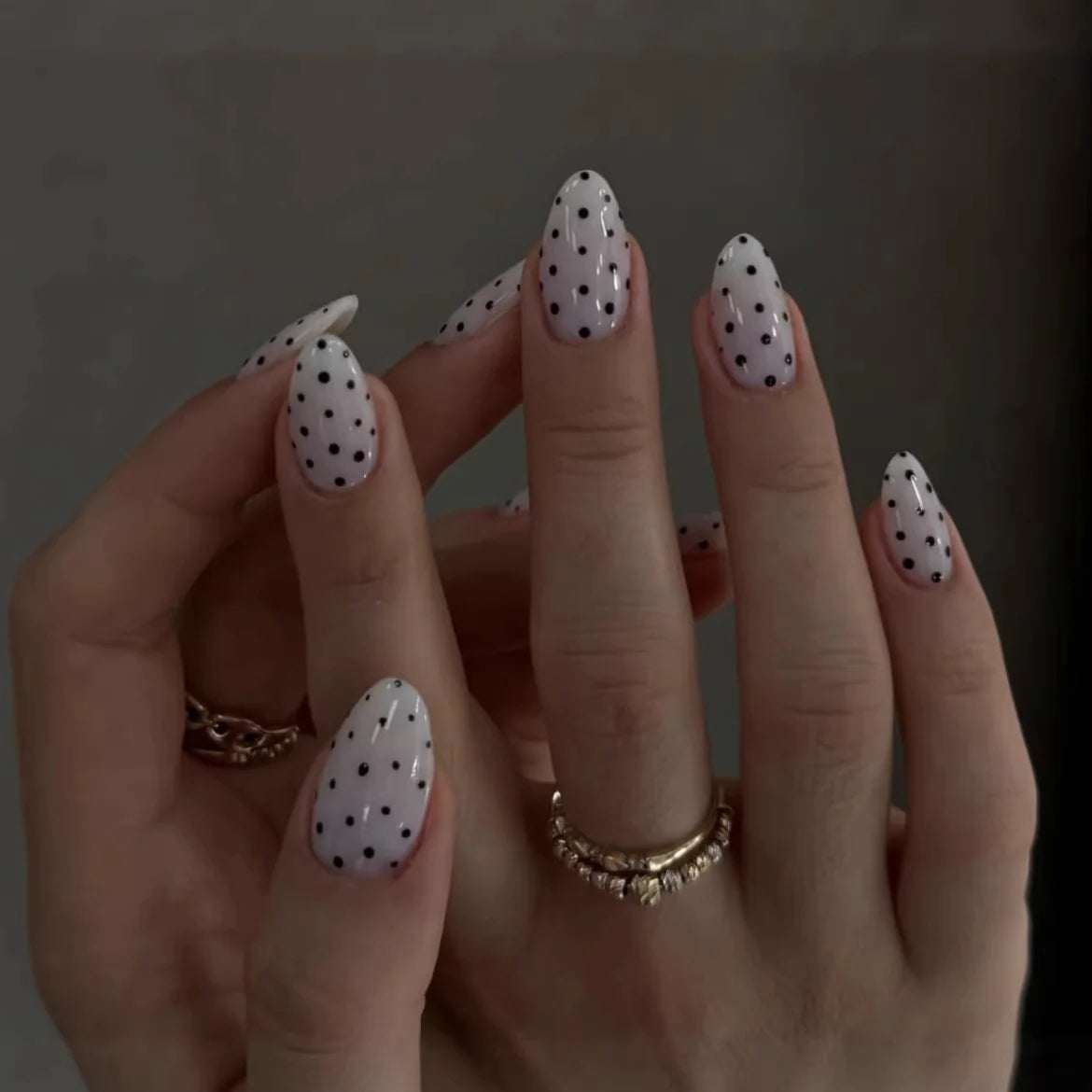 Press-On Nails Polka Dot 24-Piece Easy Application