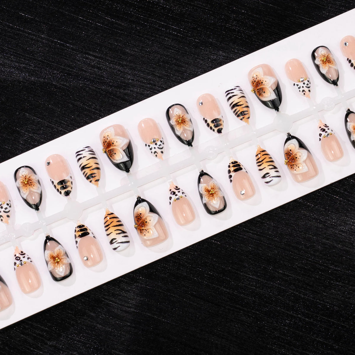 Press-On Nails Set Floral Design Self-Adhesive & Long-Lasting