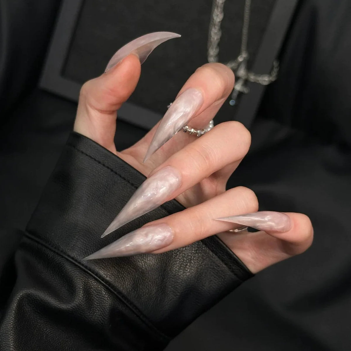 Press-On Nails Stiletto Adhesive Tabs Durable & Lightweight