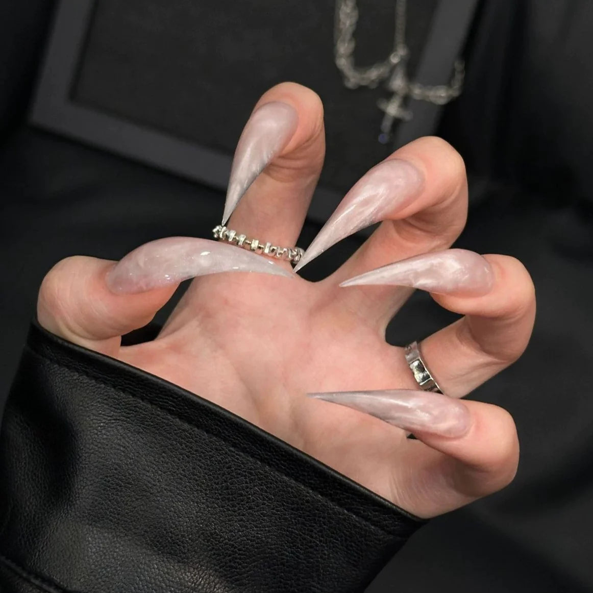 Press-On Nails Stiletto Adhesive Tabs Durable & Lightweight