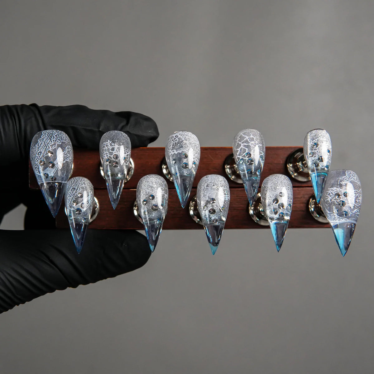Press-On Nails Stiletto Artistic Shimmer Reusable