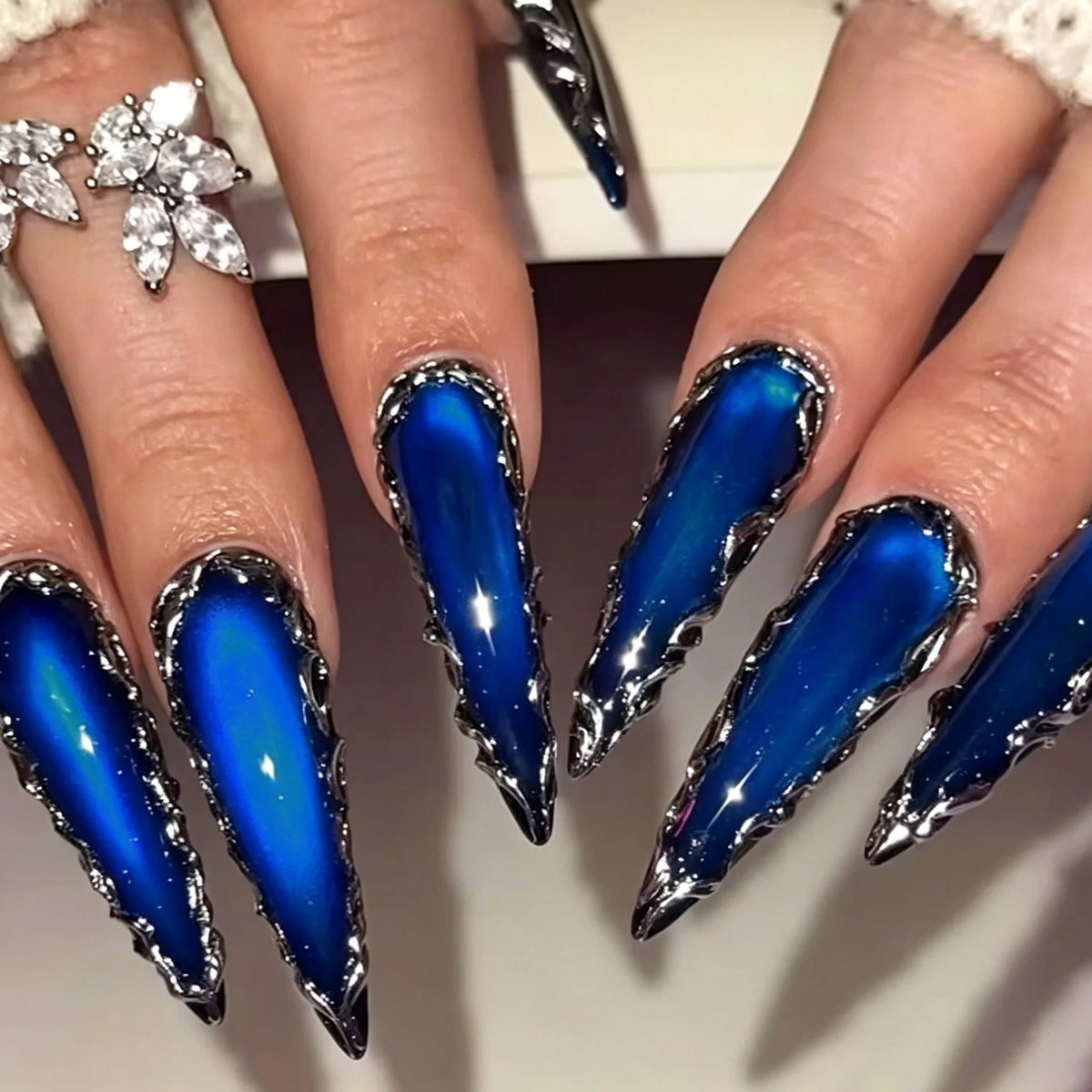 Press-On Nails Stiletto Blue Metallic 24-Piece