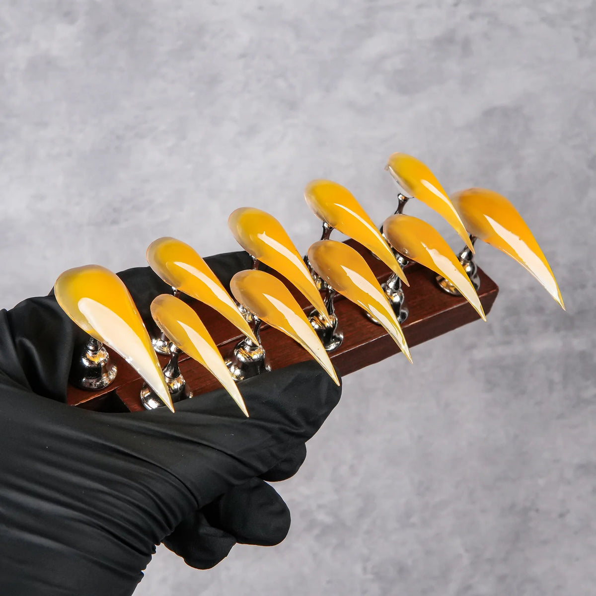 Press-On Nails Stiletto Claw Easy Apply & Reusable
