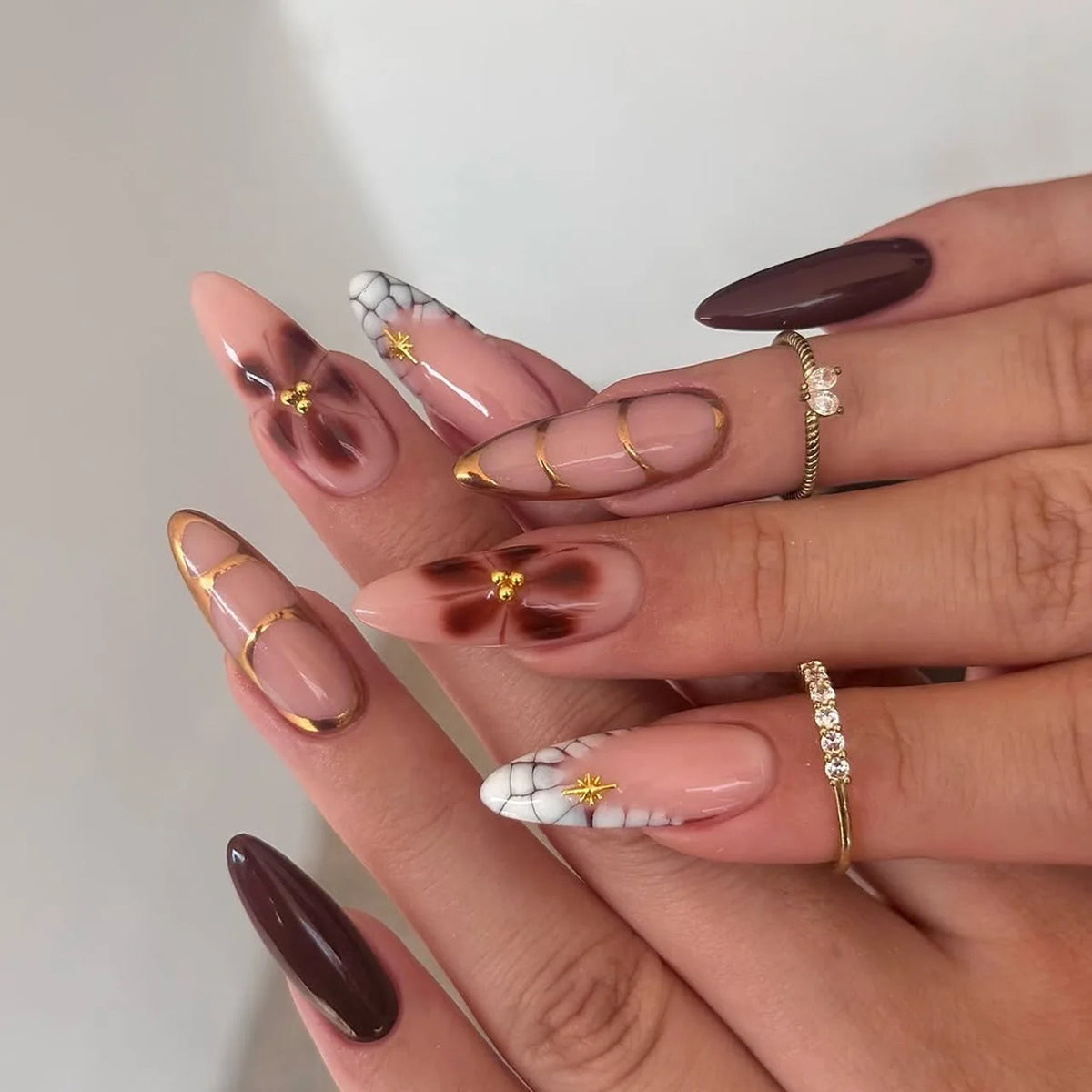 Press-On Nails Stiletto Floral & Gold Accents