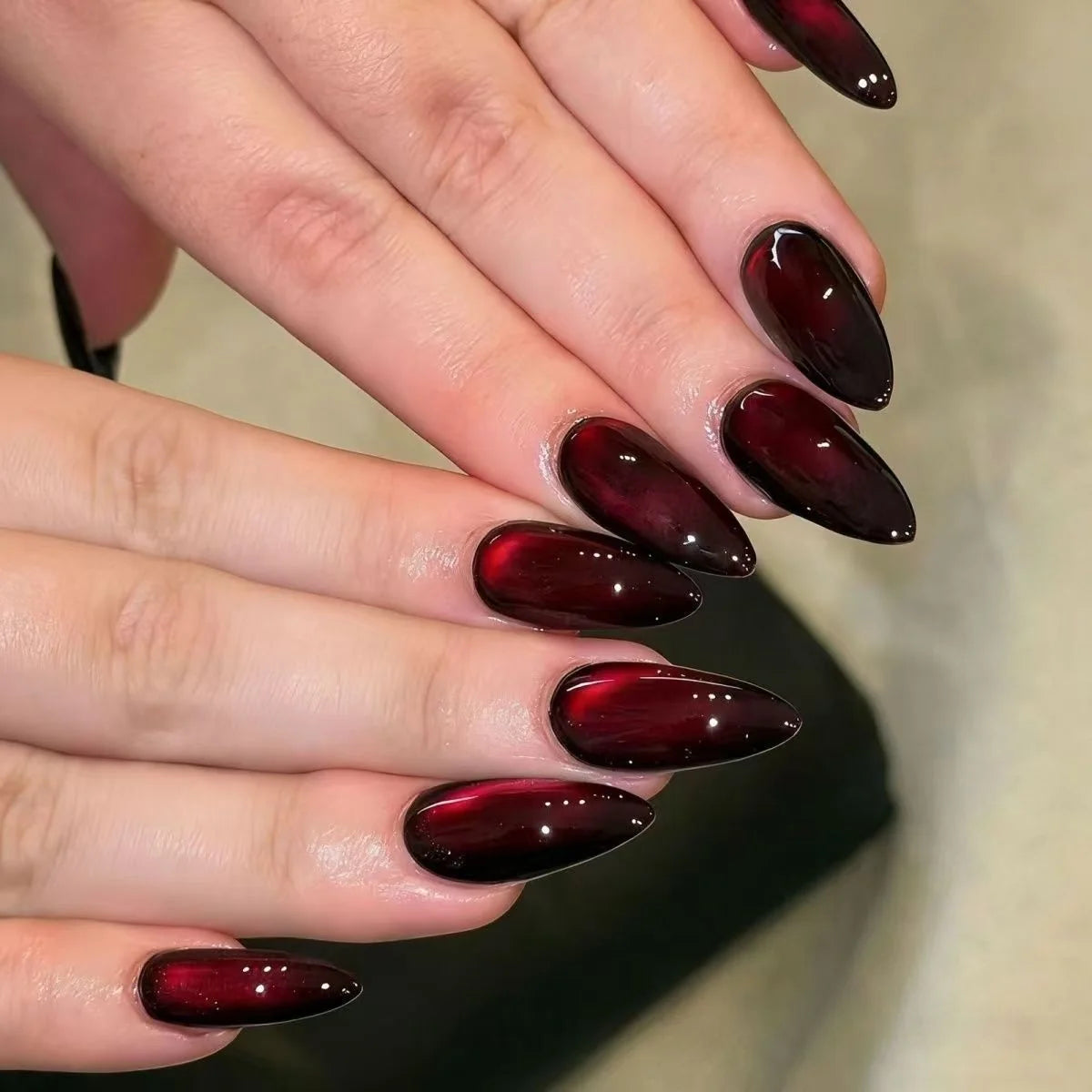 Press-On Nails Stiletto Ombre Gradient Set of 30