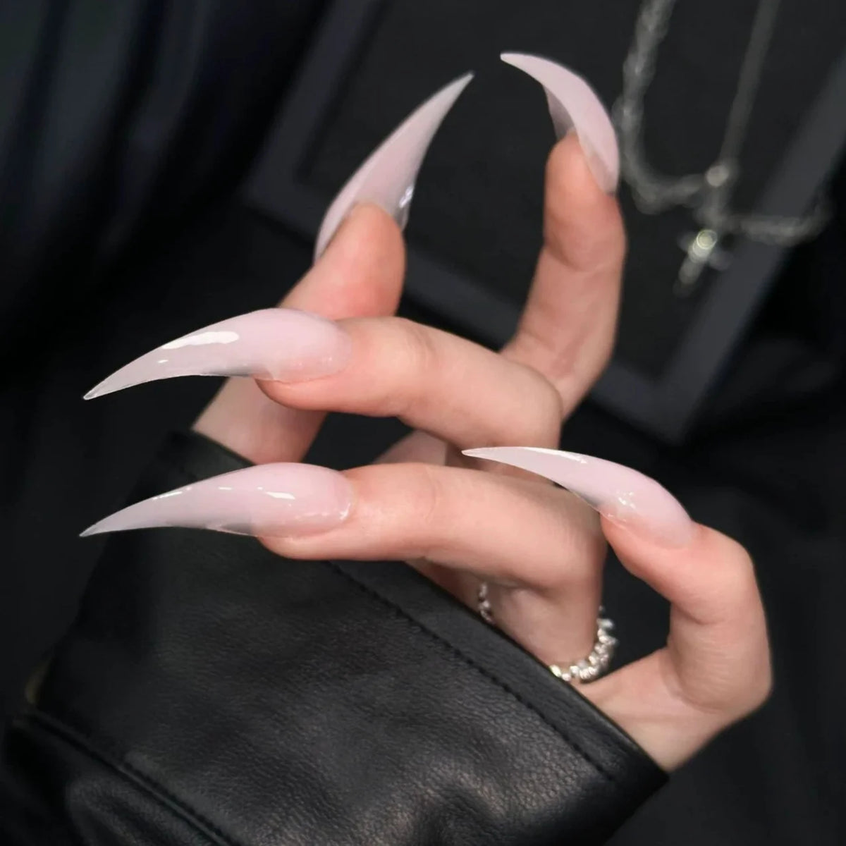 Press-On Nails Stiletto Pre-Glued Comfortable Fit