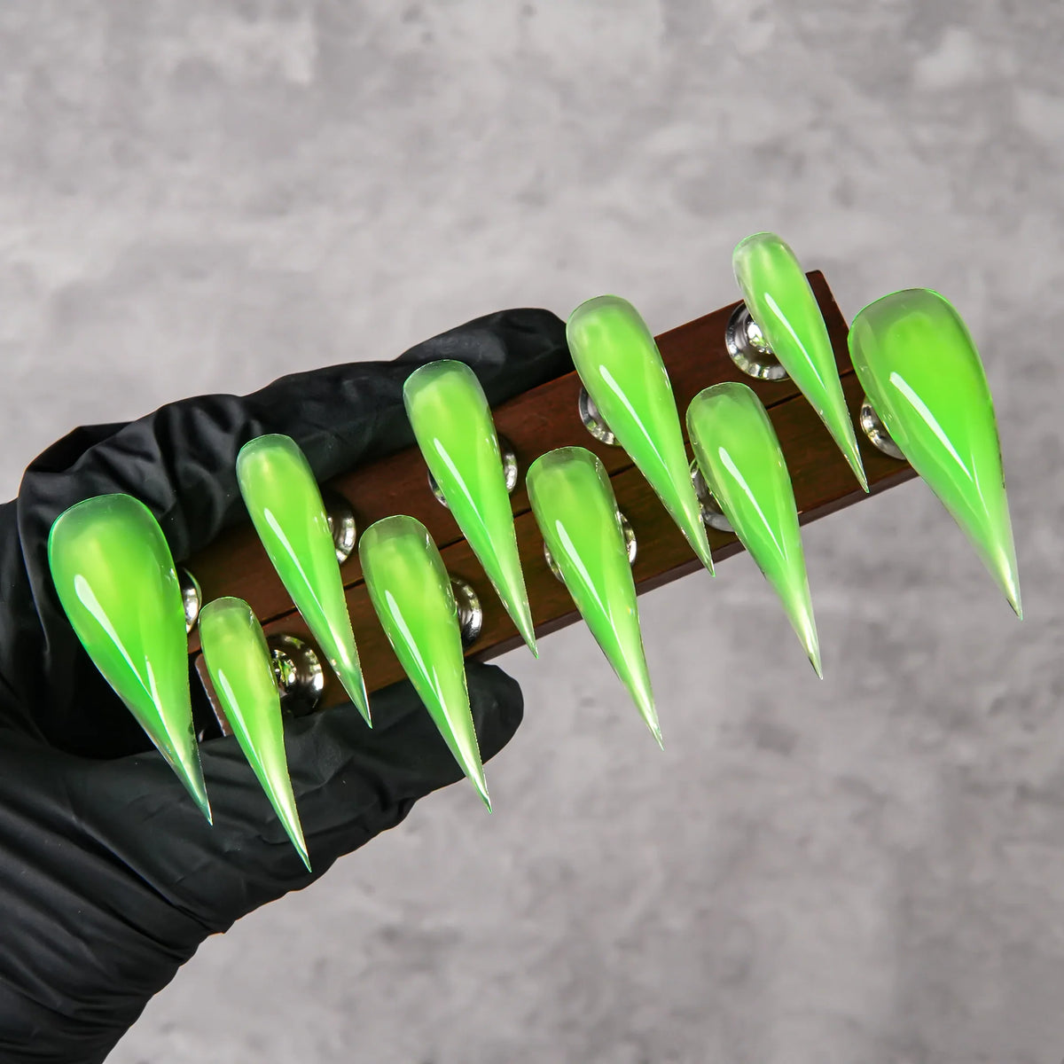 Press-On Nails Stiletto Shape High-Gloss Finish Easy Application