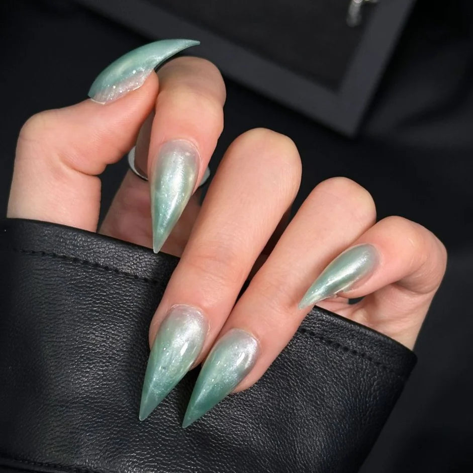 Press-On Nails Stiletto Short Claw Green Shimmer