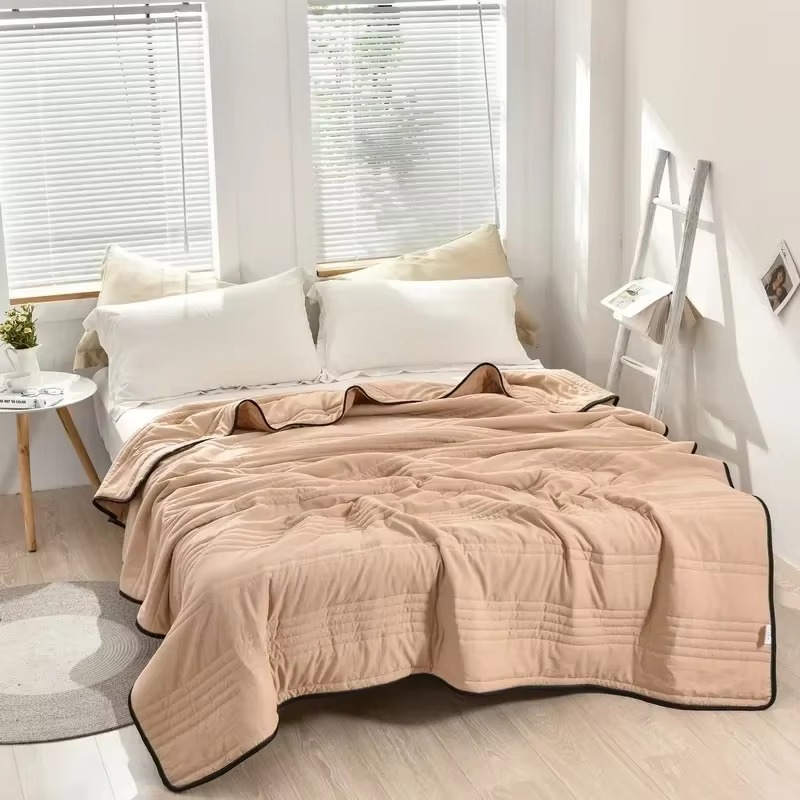 Quilt Lightweight All-Season Breathable