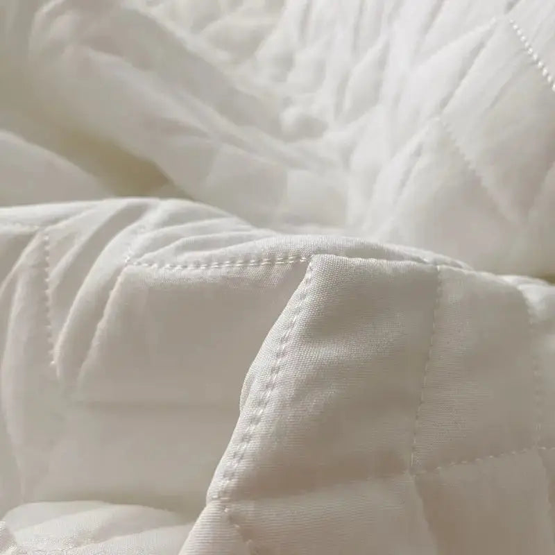 Quilt Set Lightweight Seersucker Ruffled Edges 3-Piece