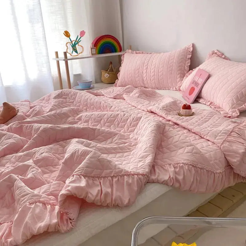 Quilt Set Lightweight Seersucker Ruffled Edges 3-Piece