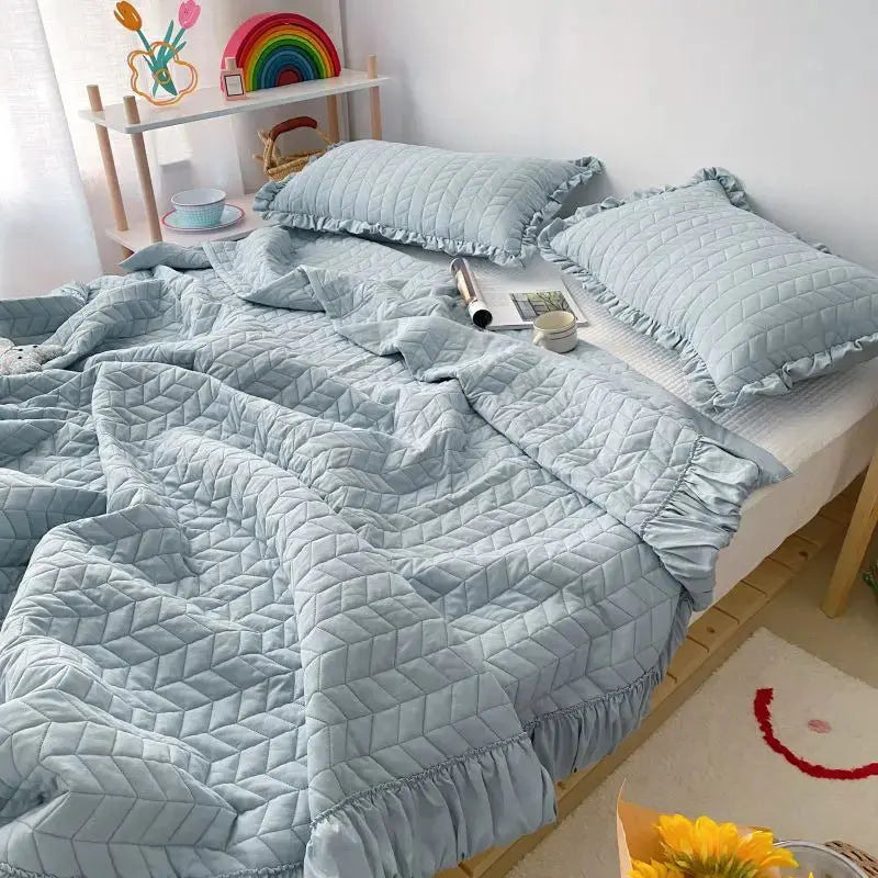 Quilt Set Lightweight Seersucker Ruffled Edges 3-Piece