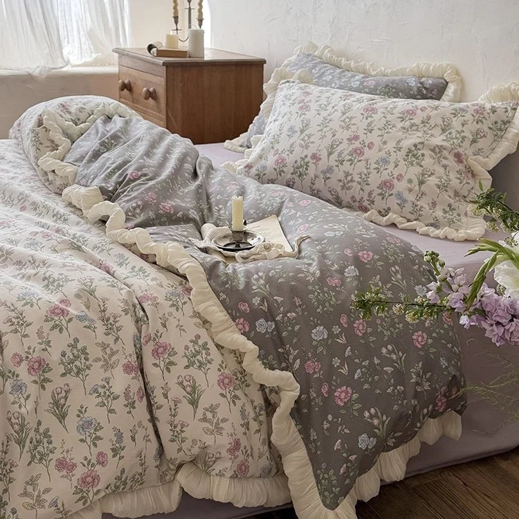Quilt Set Reversible Vintage Botanical With Pillowcases