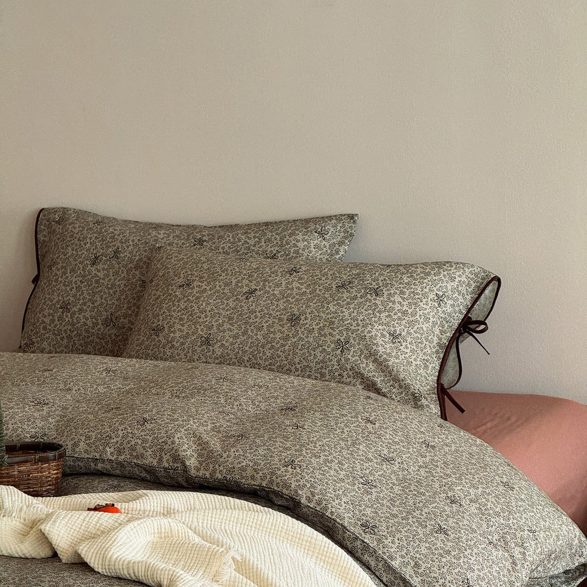 Quilted Bedding Set Breathable Cotton & Tie Closure