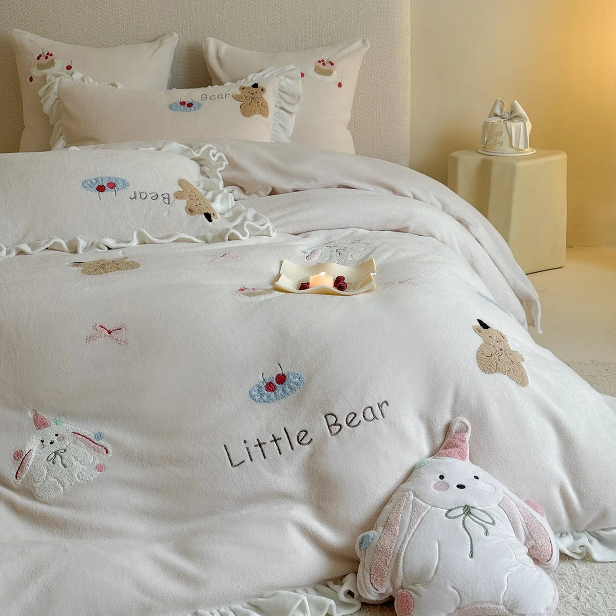 Quilted Bedding Set Medallion Jacquard & Ruffle Trim