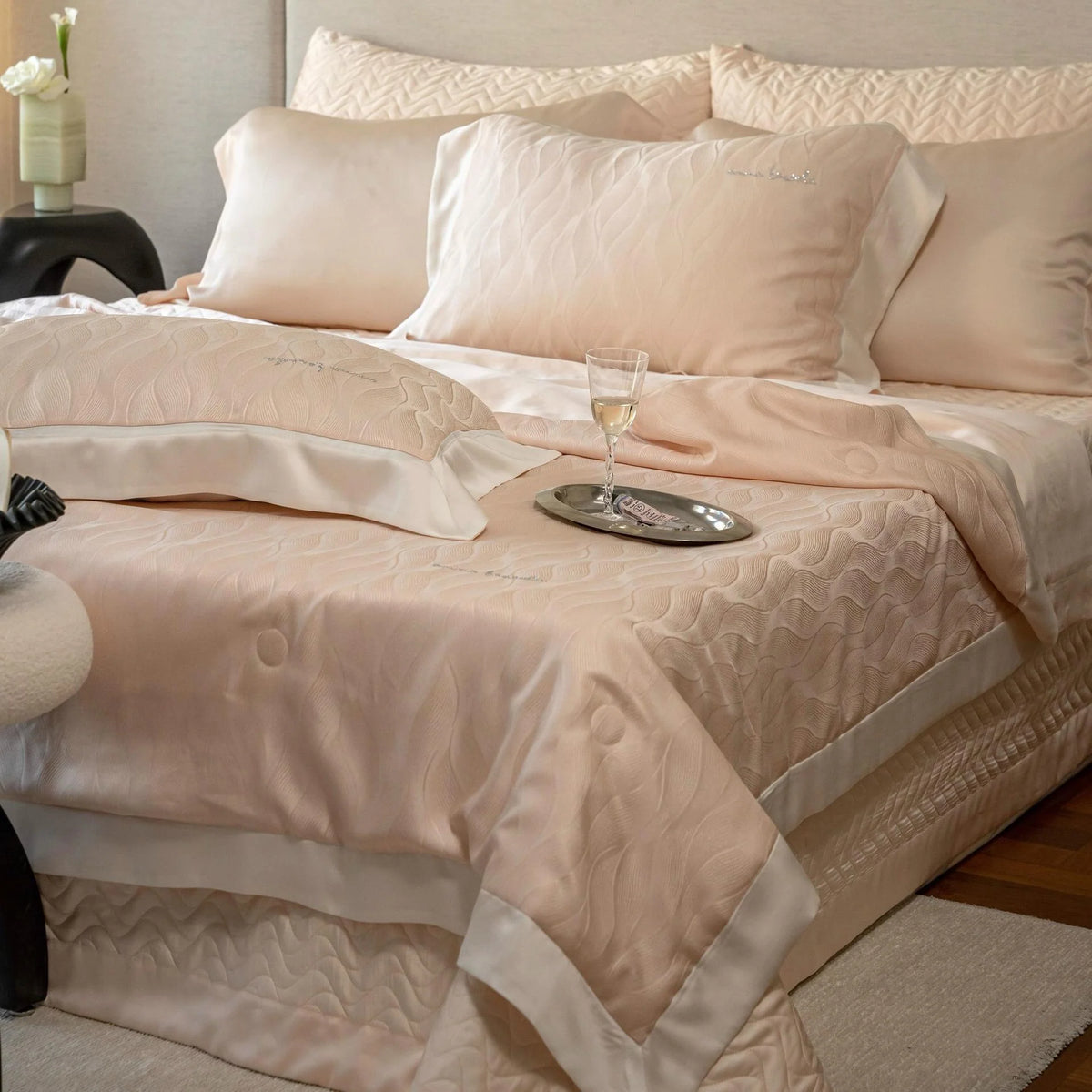 Quilted Bedding Set Satin Finish Embossed Wave Temperature-Regulating