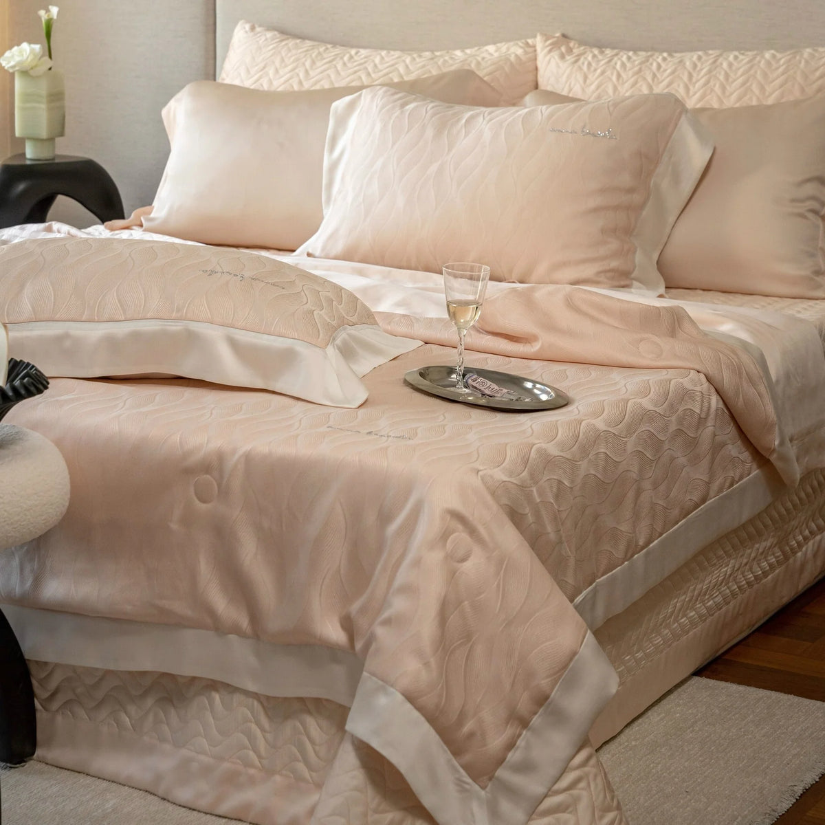 Quilted Bedding Set Satin Finish Embossed Wave Temperature-Regulating