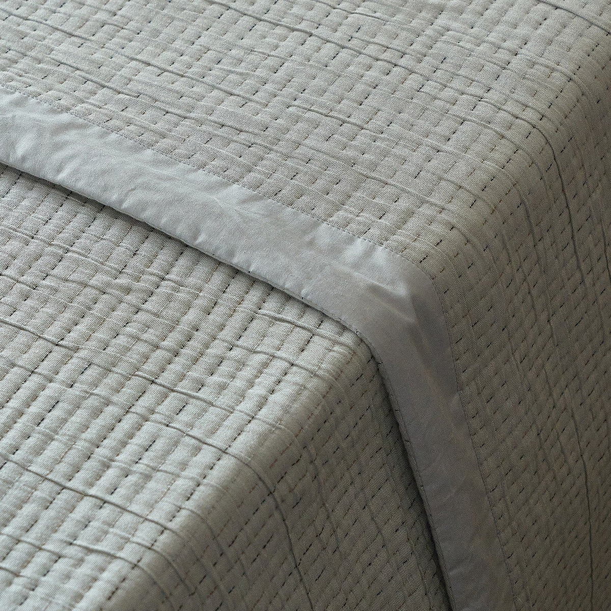 Quilted Cotton Bedspread Set Lightweight 91x94 Inches