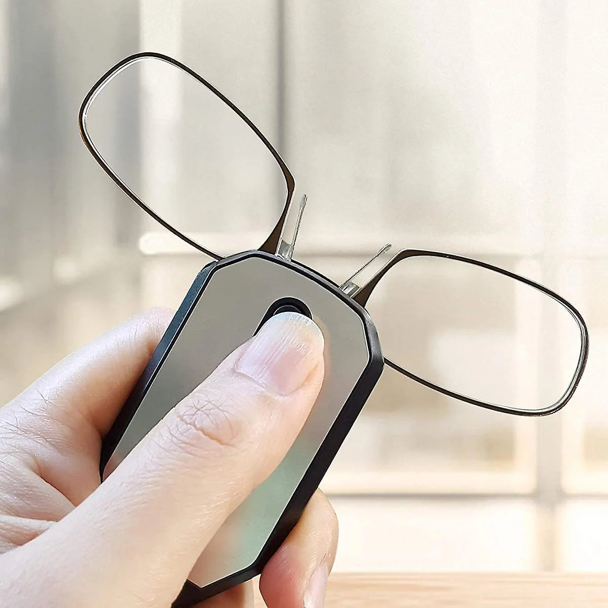 Reading Glasses Keychain Ultra-Thin Protective Case