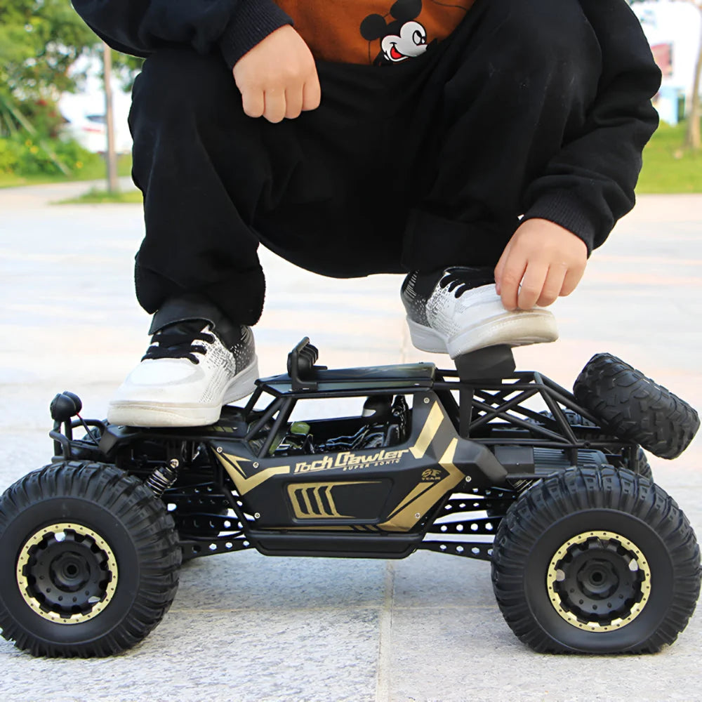 Remote-Controlled Monster Truck 4WD Metal Chassis High Speed
