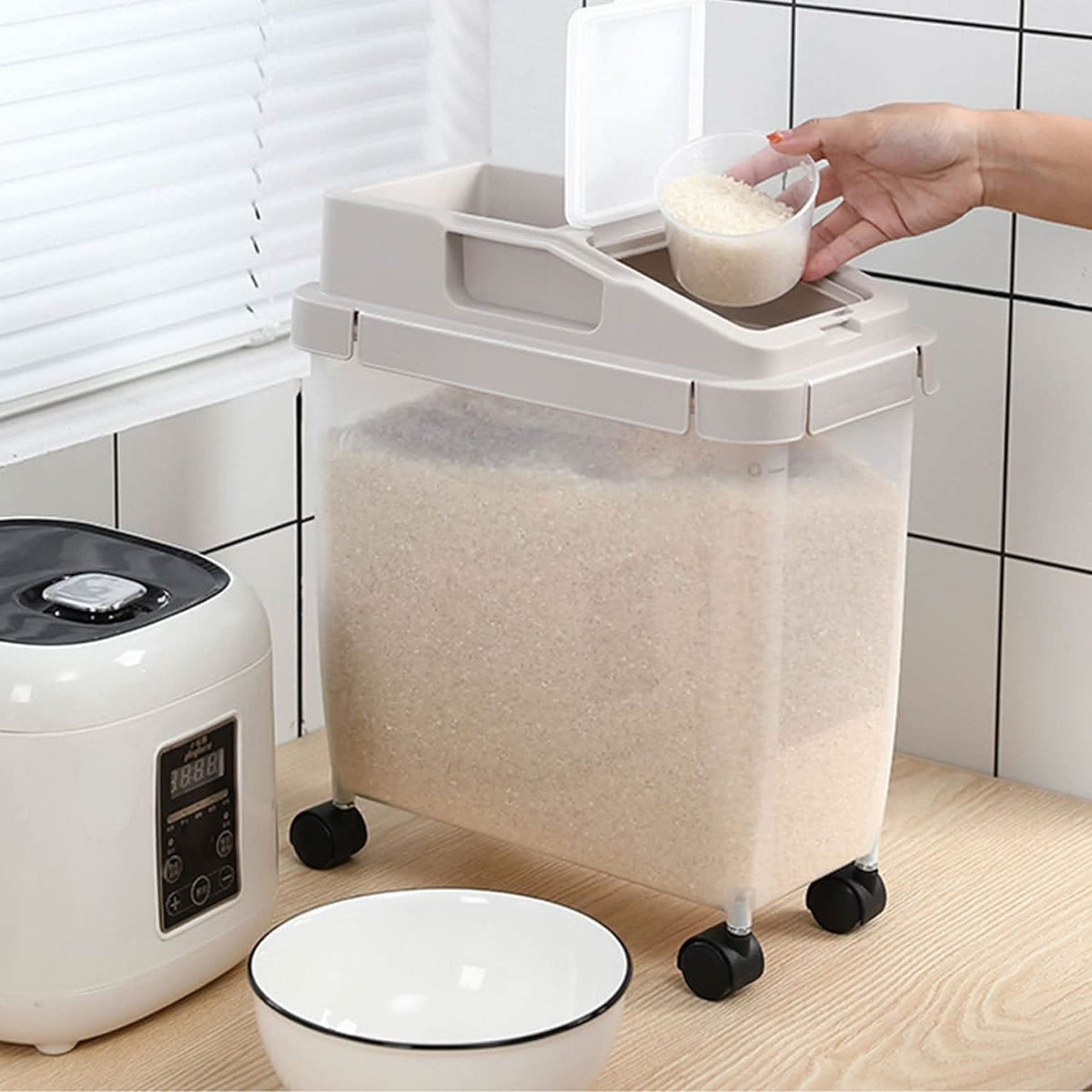 Rice Storage Container 22 lb Airtight Silicone Seal Wheels