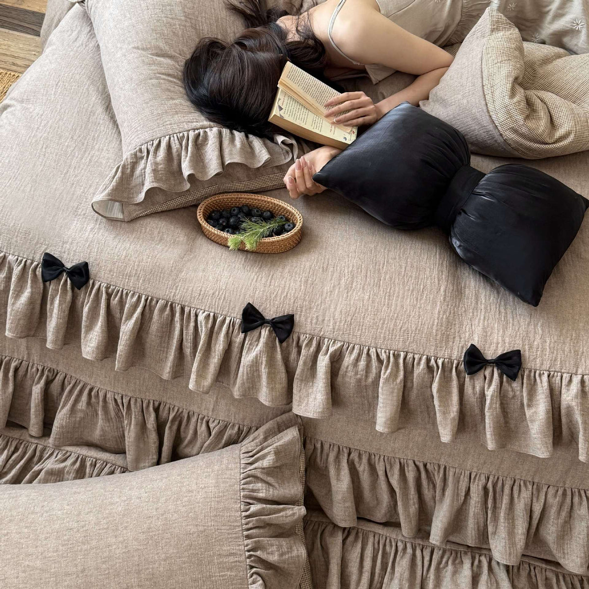 Ruffled Bedding Set Linen-Look Cotton Reversible Zip Closure