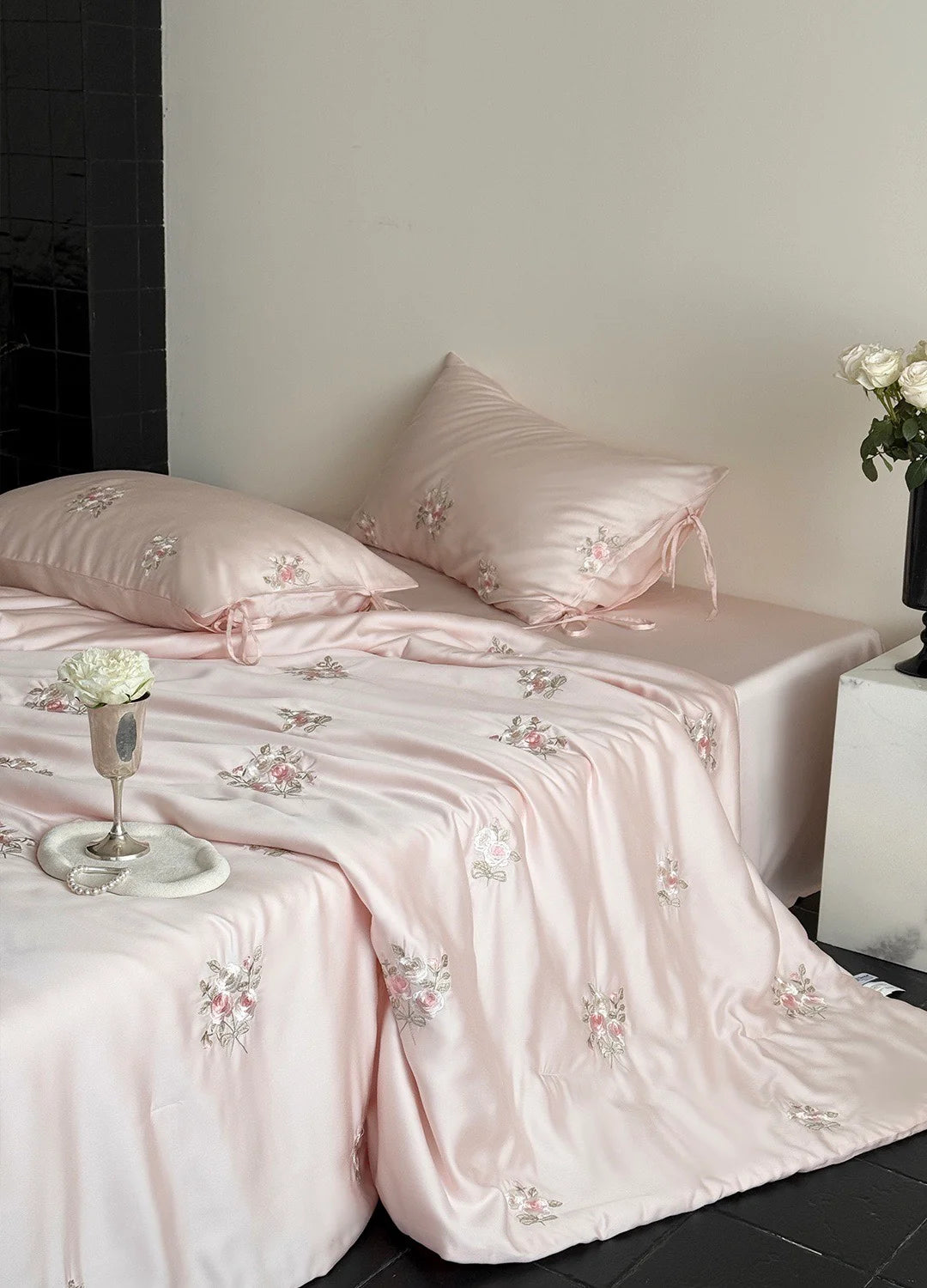 Satin Bedding Set Silky-Gloss Rose Embroidery