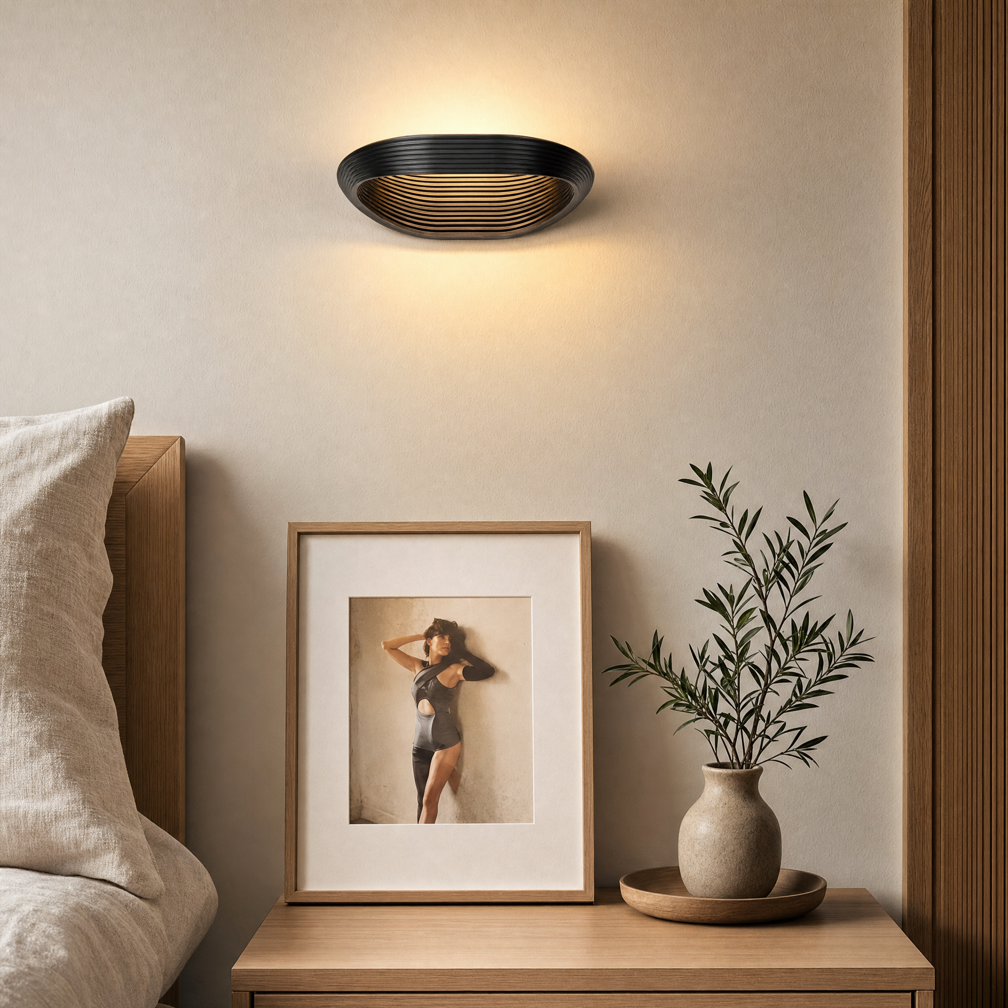 Sculptural Iron Enamel LED Wall Sconce (Rotatable)