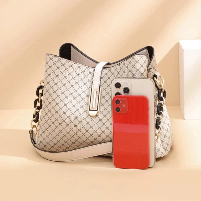 Shoulder Bag Vintage PU Leather & Spacious Interior