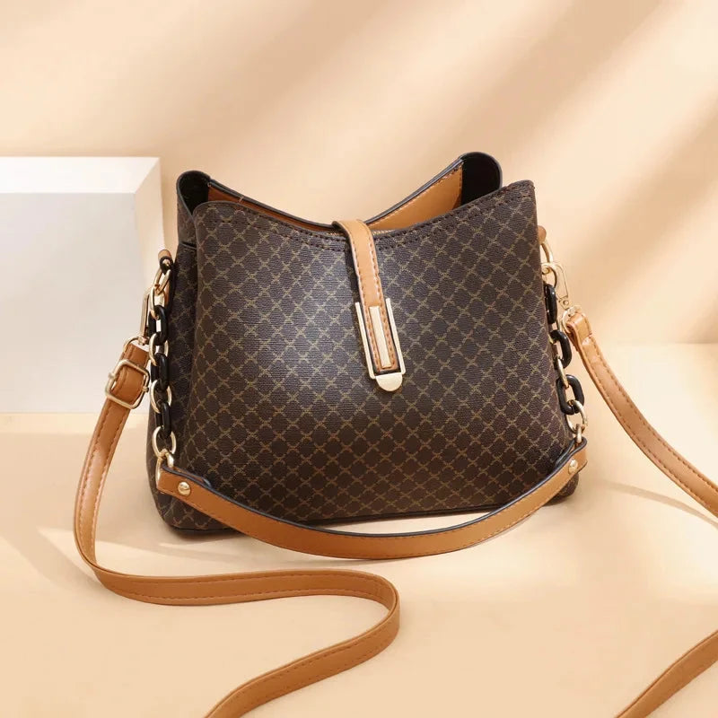 Shoulder Bag Vintage PU Leather & Spacious Interior