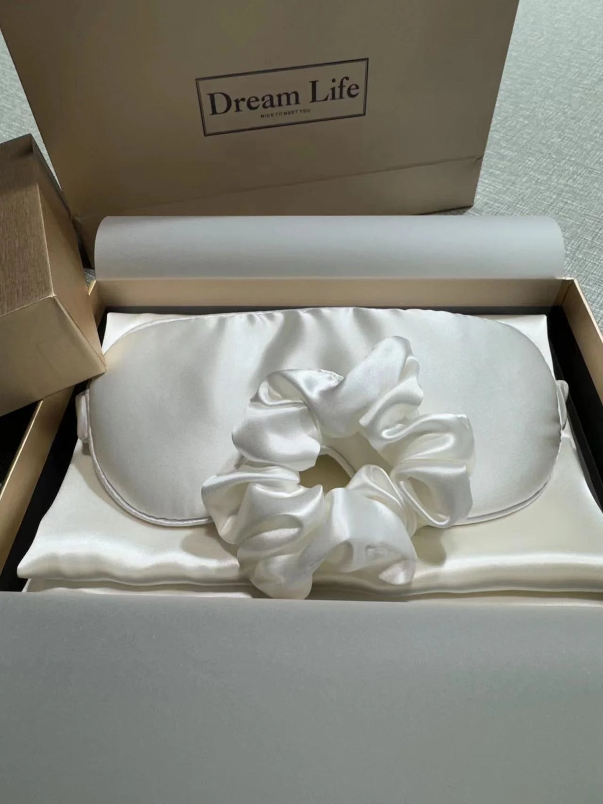 Silk Pillowcase Set 19-Momme Mulberry Sleep Mask & Scrunchie