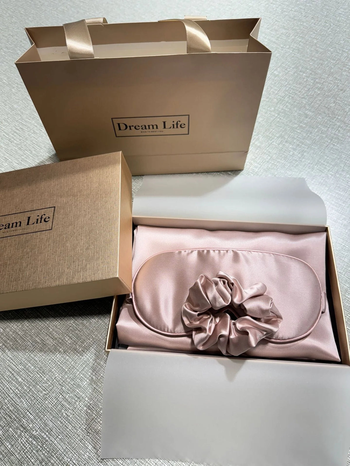 Silk Pillowcase Set 19-Momme Mulberry Sleep Mask & Scrunchie