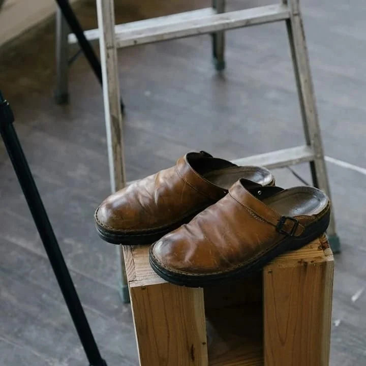 Slip-On Clogs Soft Leather Ergonomic Insole & Lightweight