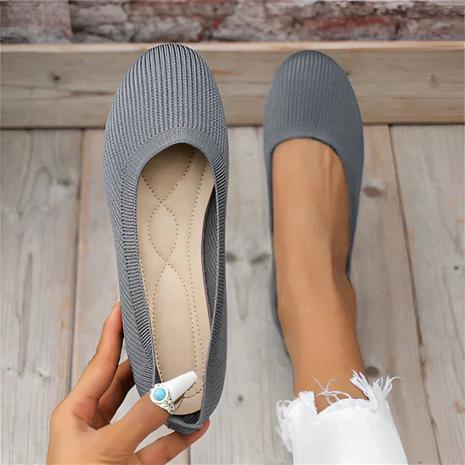 Slip-On Shoes Memory Foam Insole Molded Foam Sole Slip-Resistant Tread