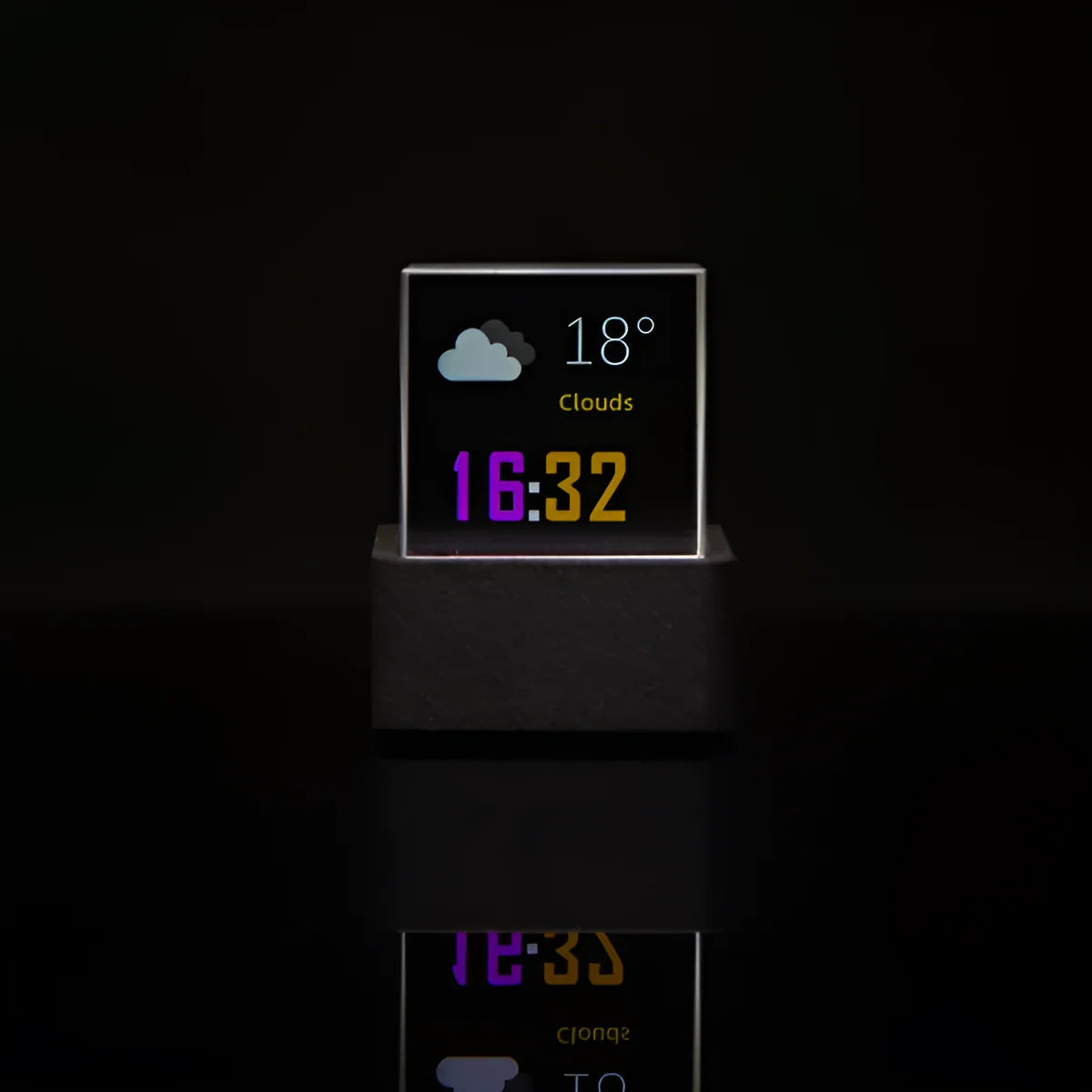 Smart Desk Clock Custom GIFs Real-Time Weather