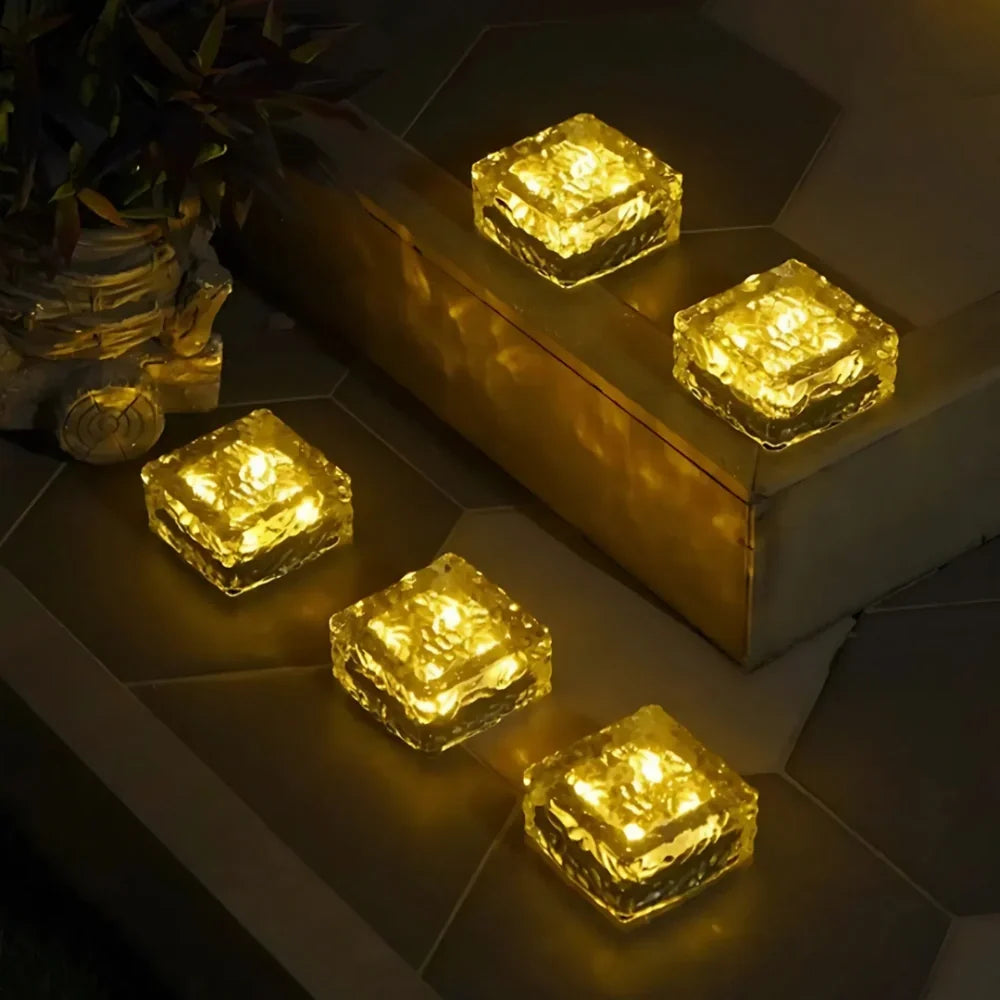 Solar Brick Light Dusk Sensor & 10 Hour Runtime