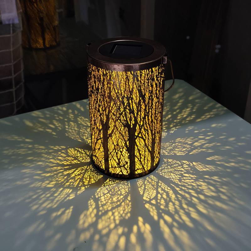 Solar Garden Light Iron Dusk-to-Dawn 50,000-Hour LEDs