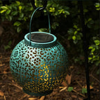 Solar Garden Light Iron Dusk-to-Dawn 50,000-Hour LEDs