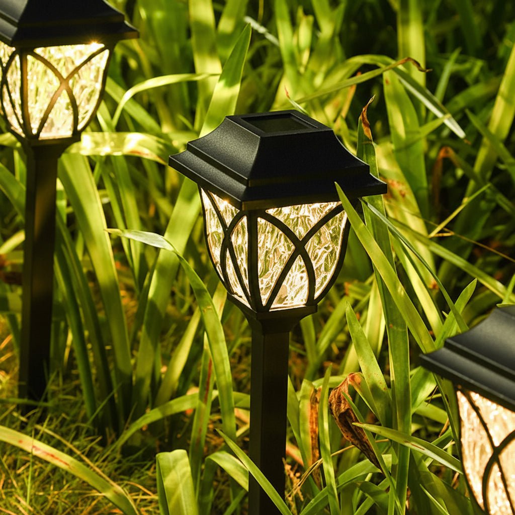 Solar-Powered Auto On/Off Cool White Pathway Lights (Up to 12-Hour Runtime)